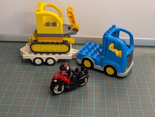 Duplo spiderman con bici - con, e